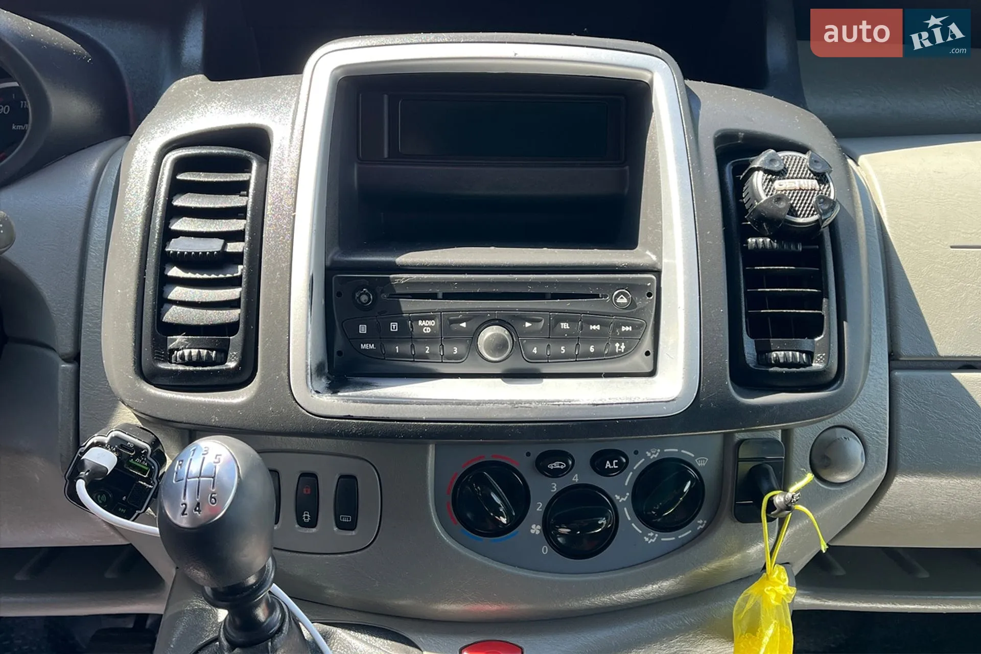 2011 Renault Trafic - мініатюра 10