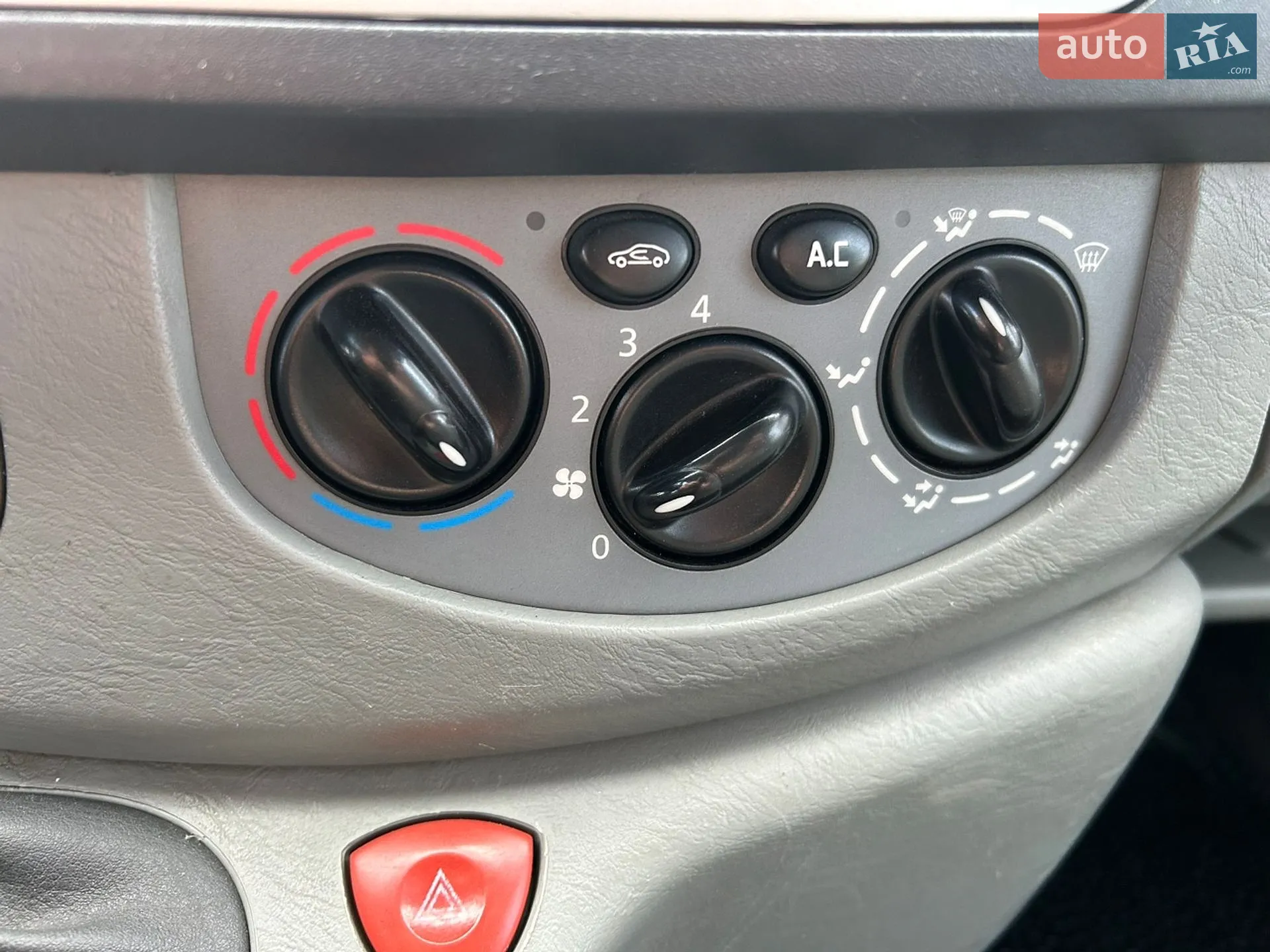 2012 Renault Trafic - мініатюра 7