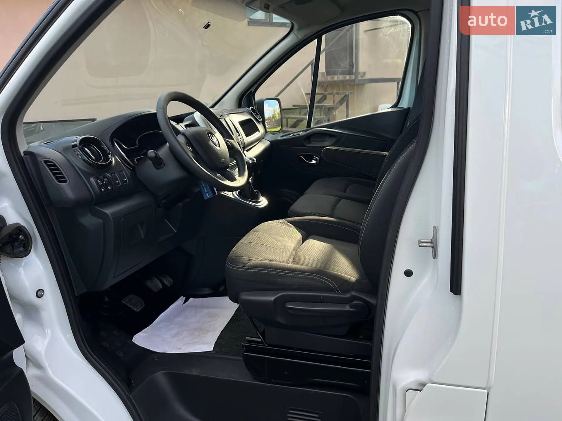 2021 Renault Trafic - мініатюра 15
