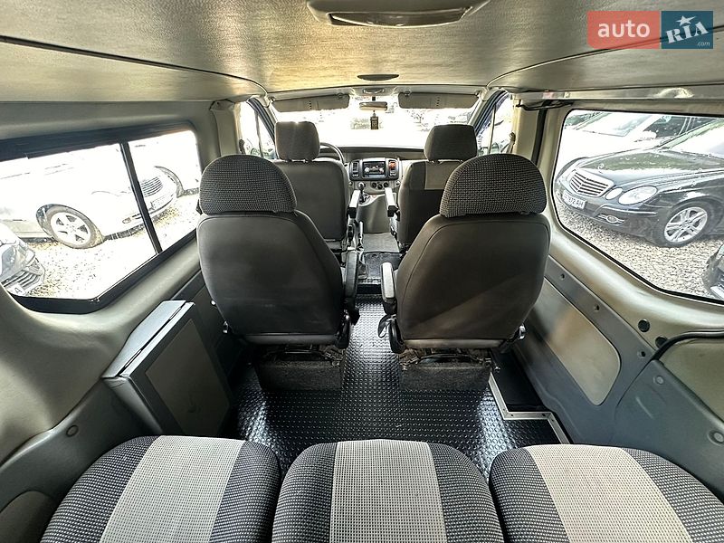 Мінівен Renault Trafic 2006 в Чернівцях