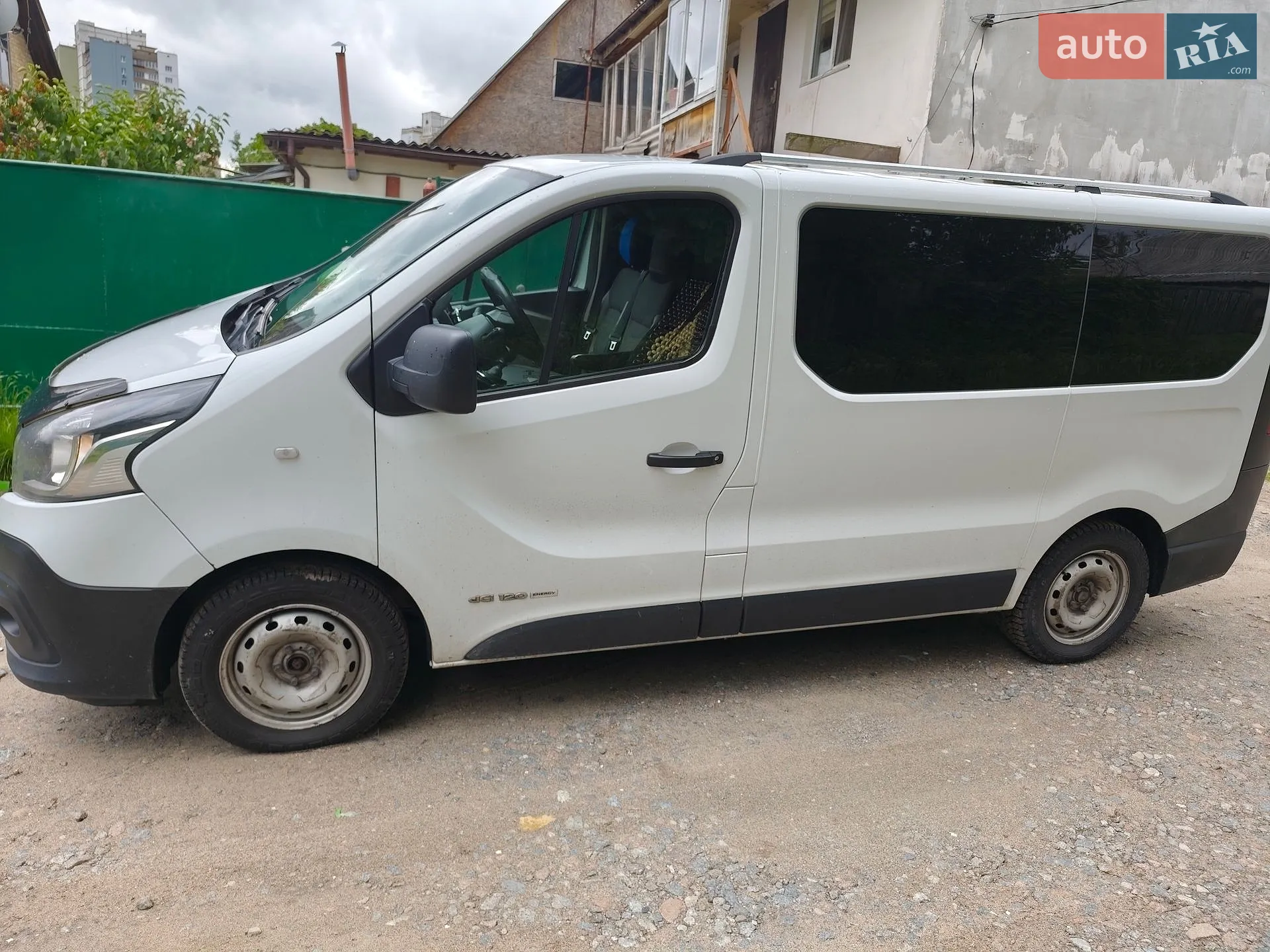 2015 Renault Trafic - мініатюра 2