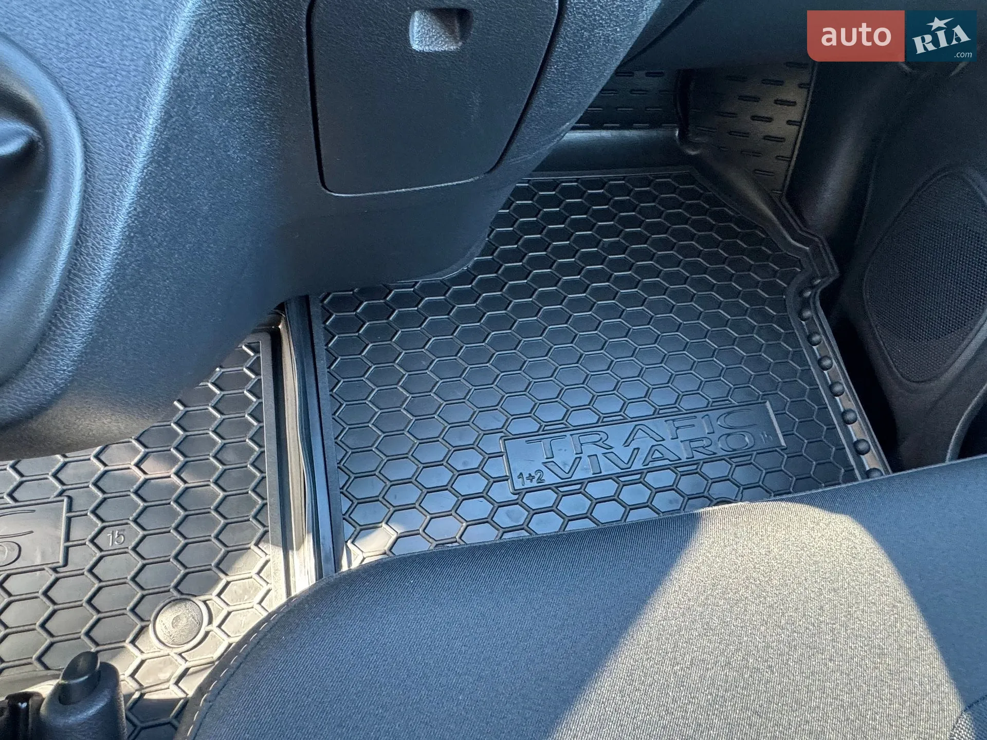 2015 Renault Trafic - мініатюра 43