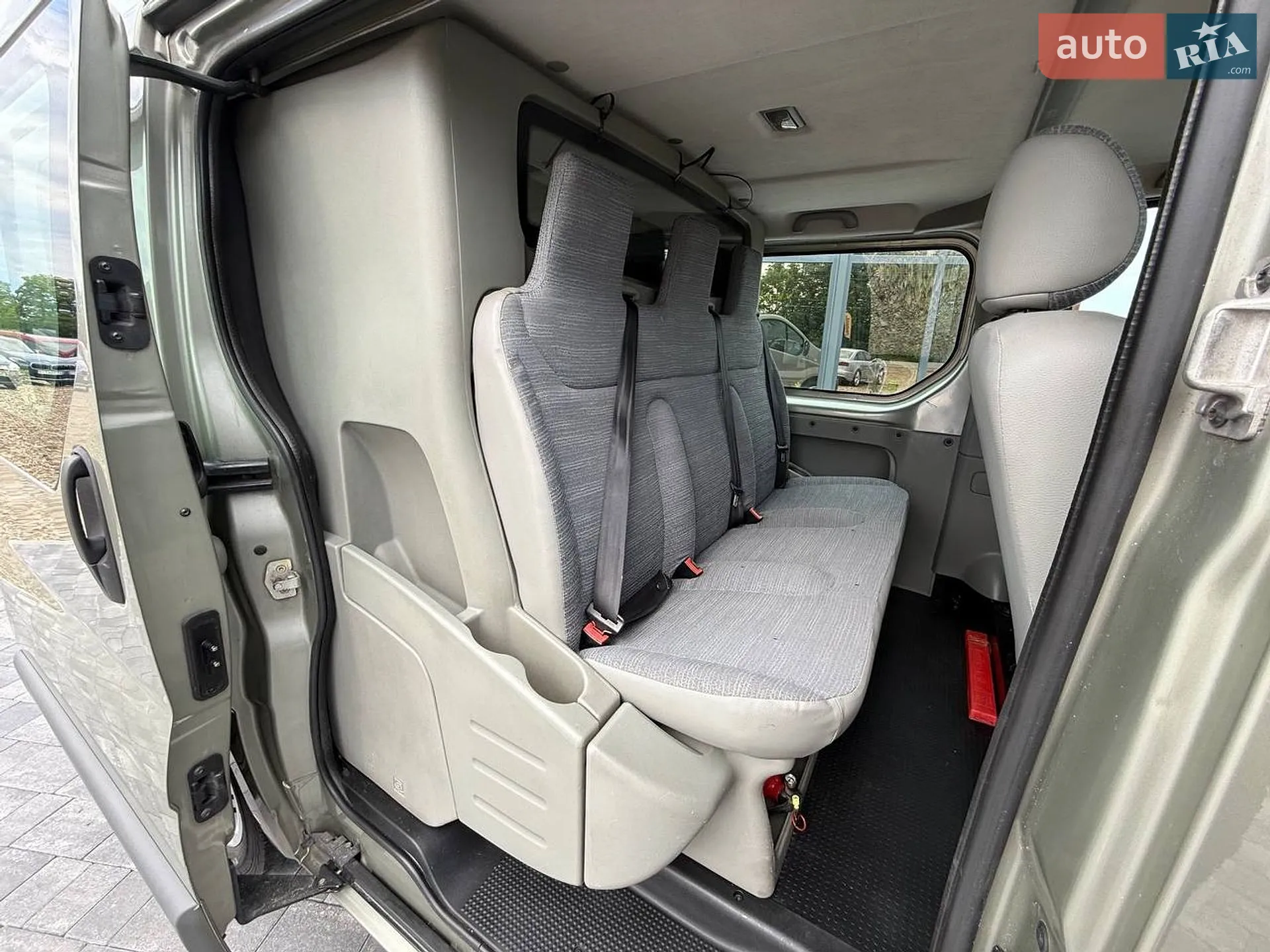 2010 Renault Trafic - мініатюра 21