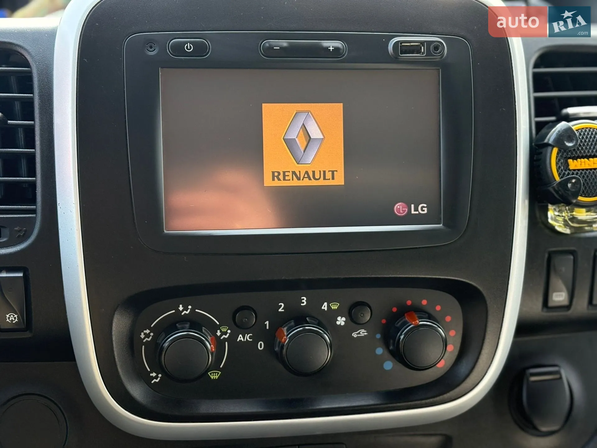 2015 Renault Trafic - мініатюра 23