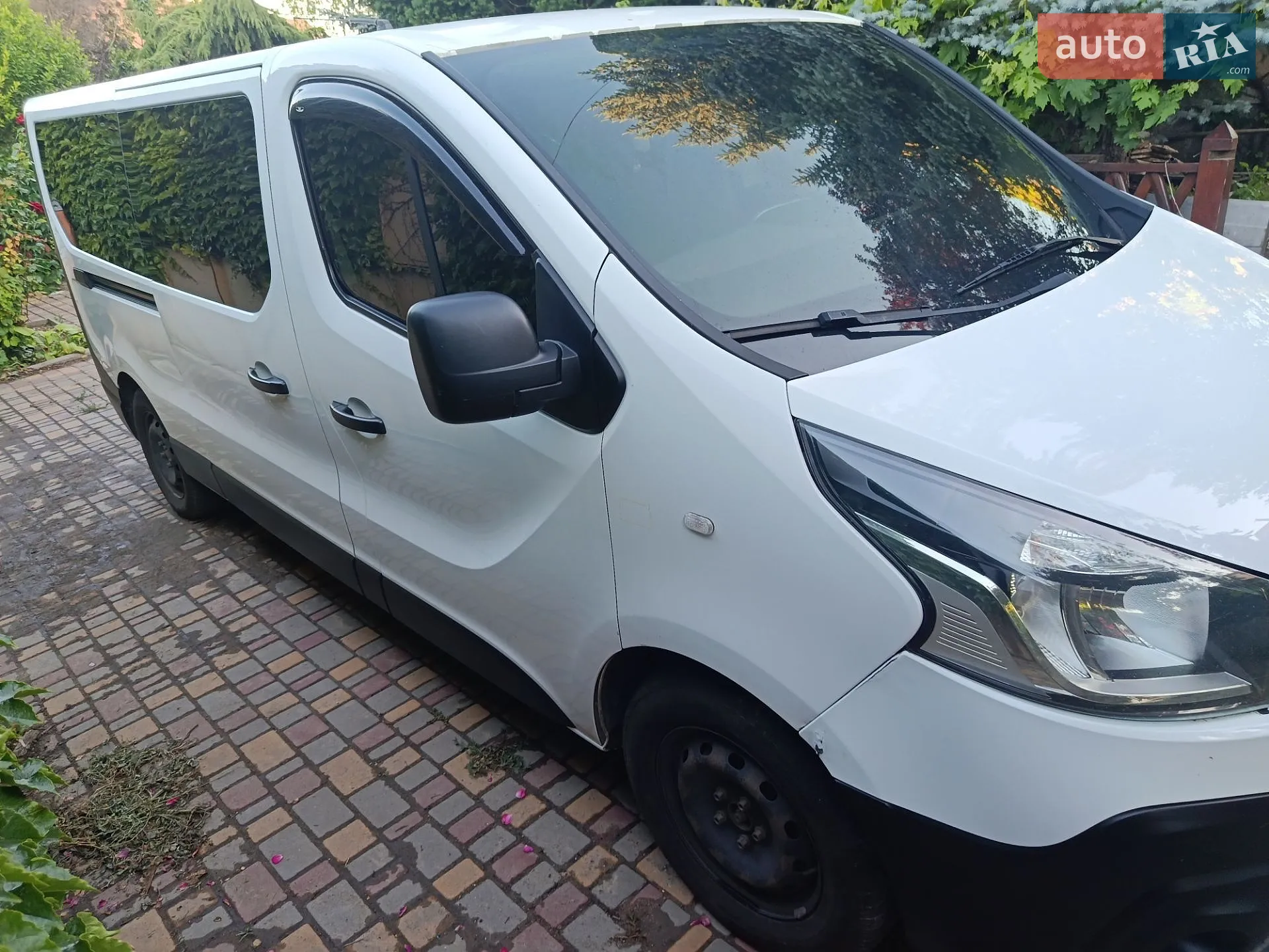 2017 Renault Trafic - мініатюра 2