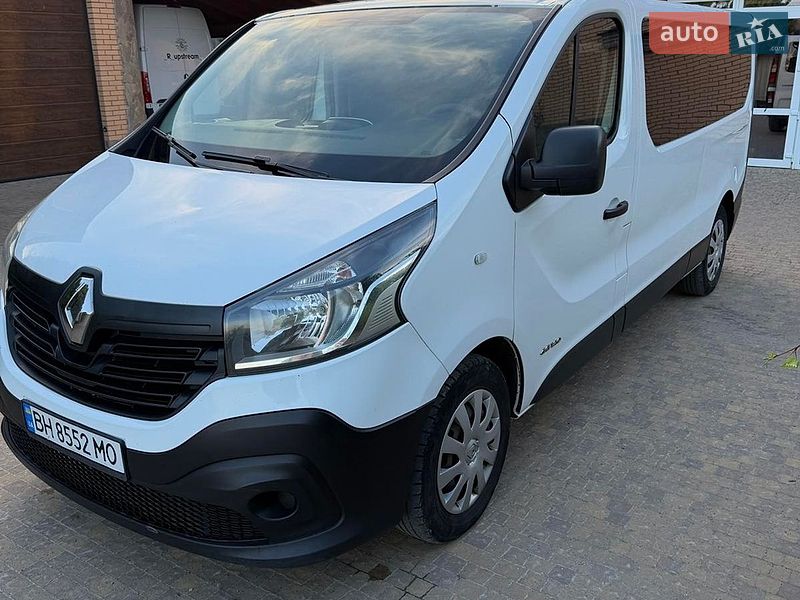 Минивэн Renault Trafic 2016 в Рокитном