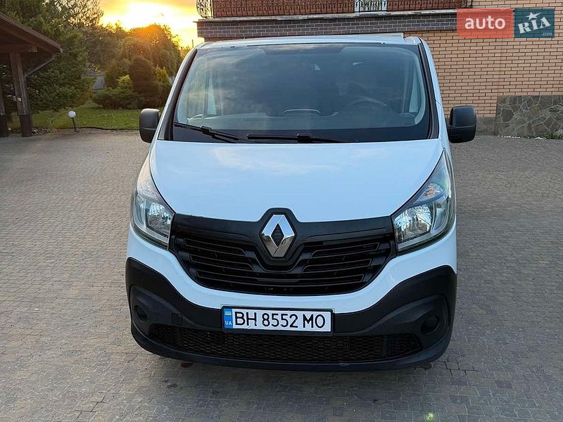 Минивэн Renault Trafic 2016 в Рокитном