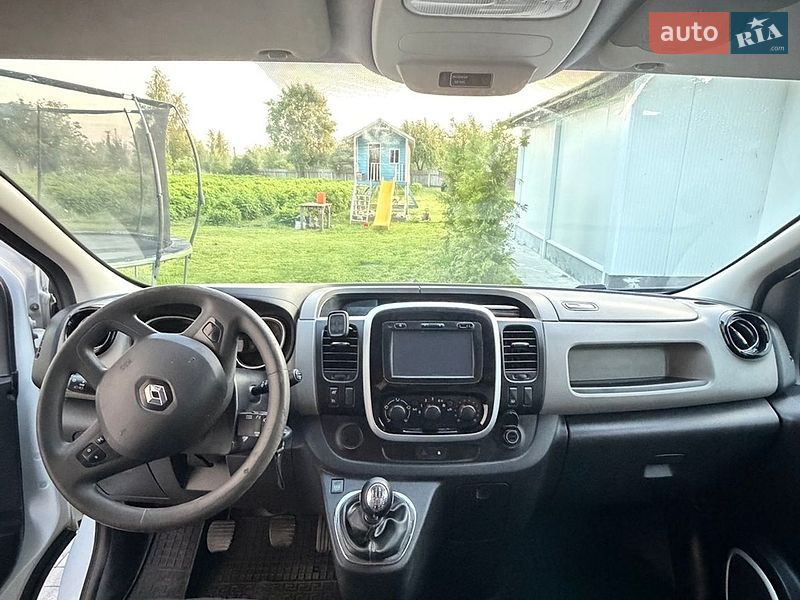 Минивэн Renault Trafic 2016 в Рокитном
