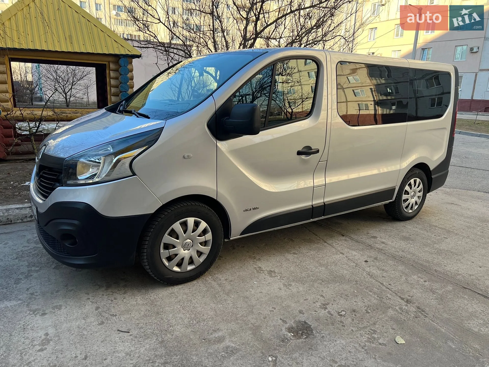 2016 Renault Trafic - мініатюра 2