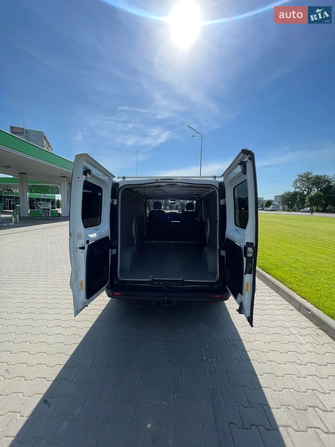 2015 Renault Trafic - мініатюра 12
