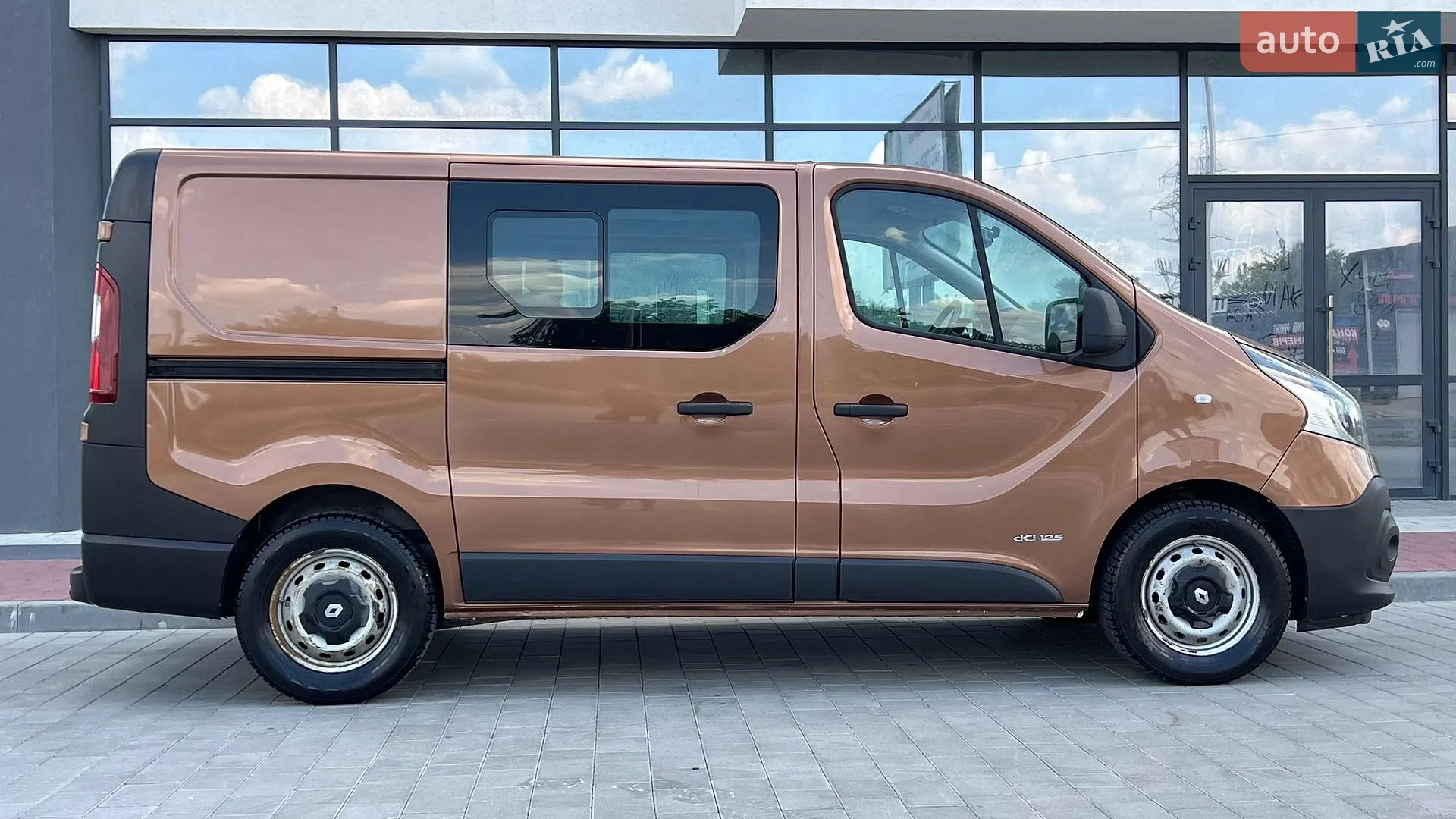 Renault Trafic 2017 VIN VF1JL000357638395 фото оголошення 8 з 35