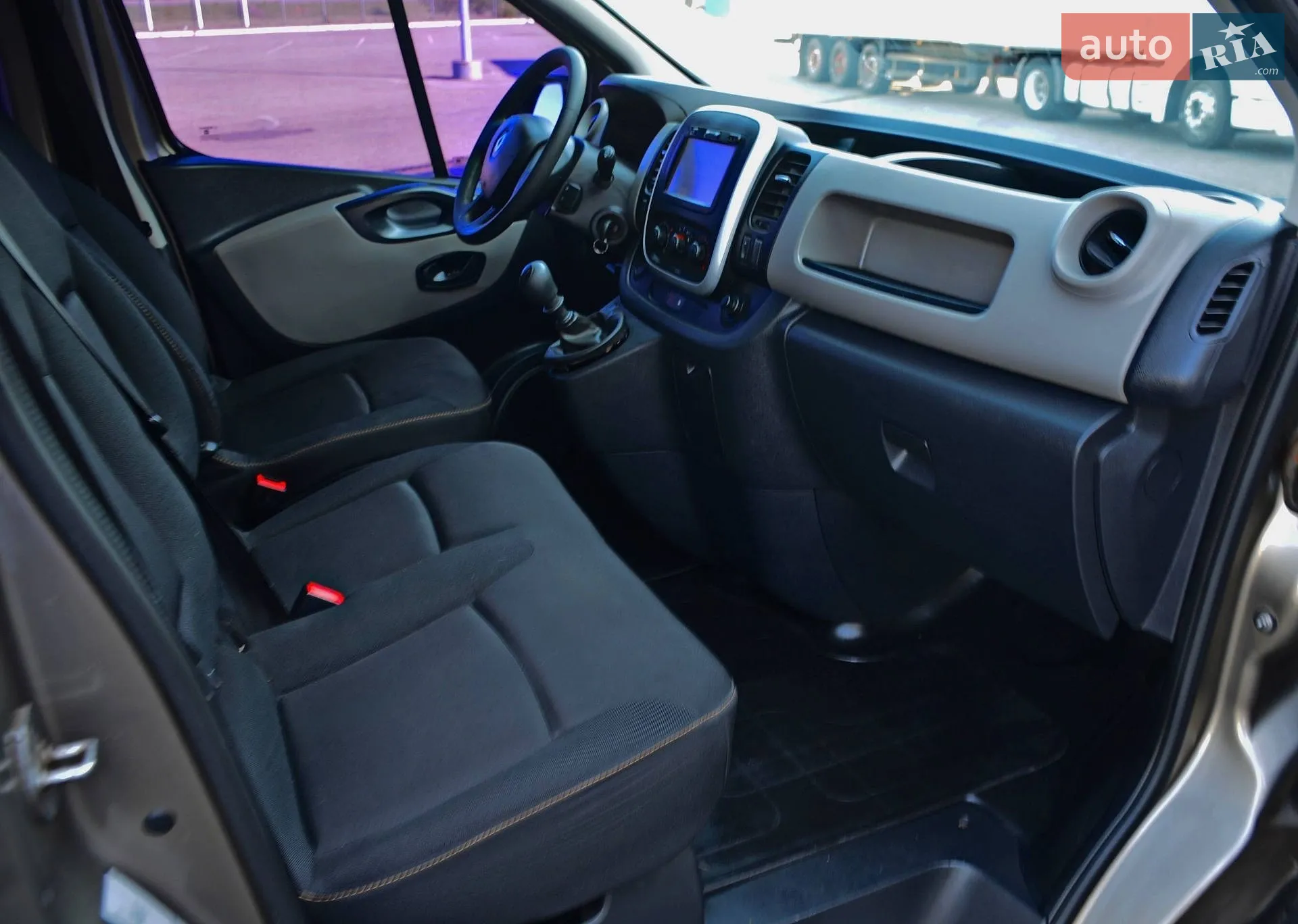 2015 Renault Trafic - мініатюра 8