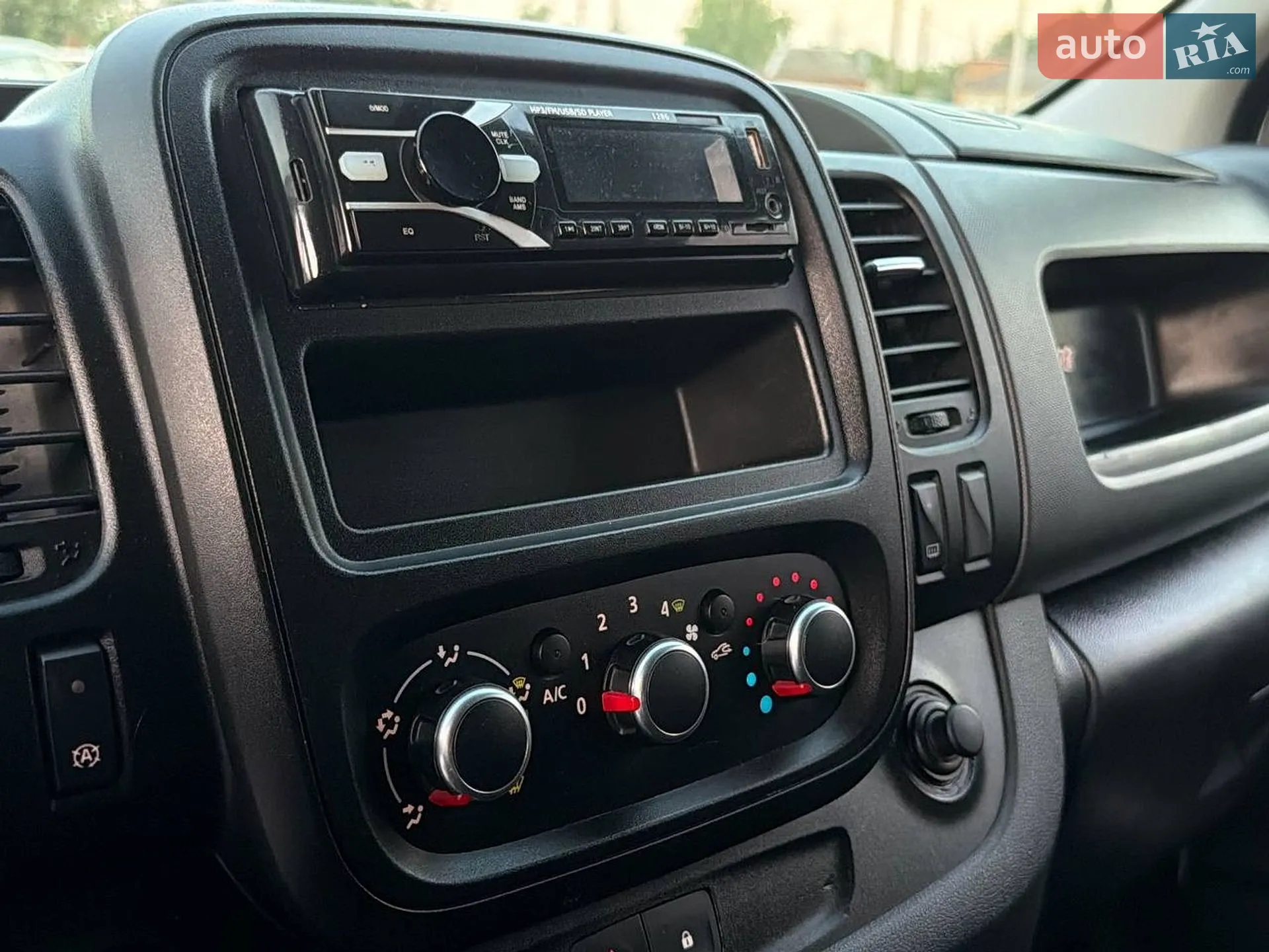 2021 Renault Trafic - мініатюра 17