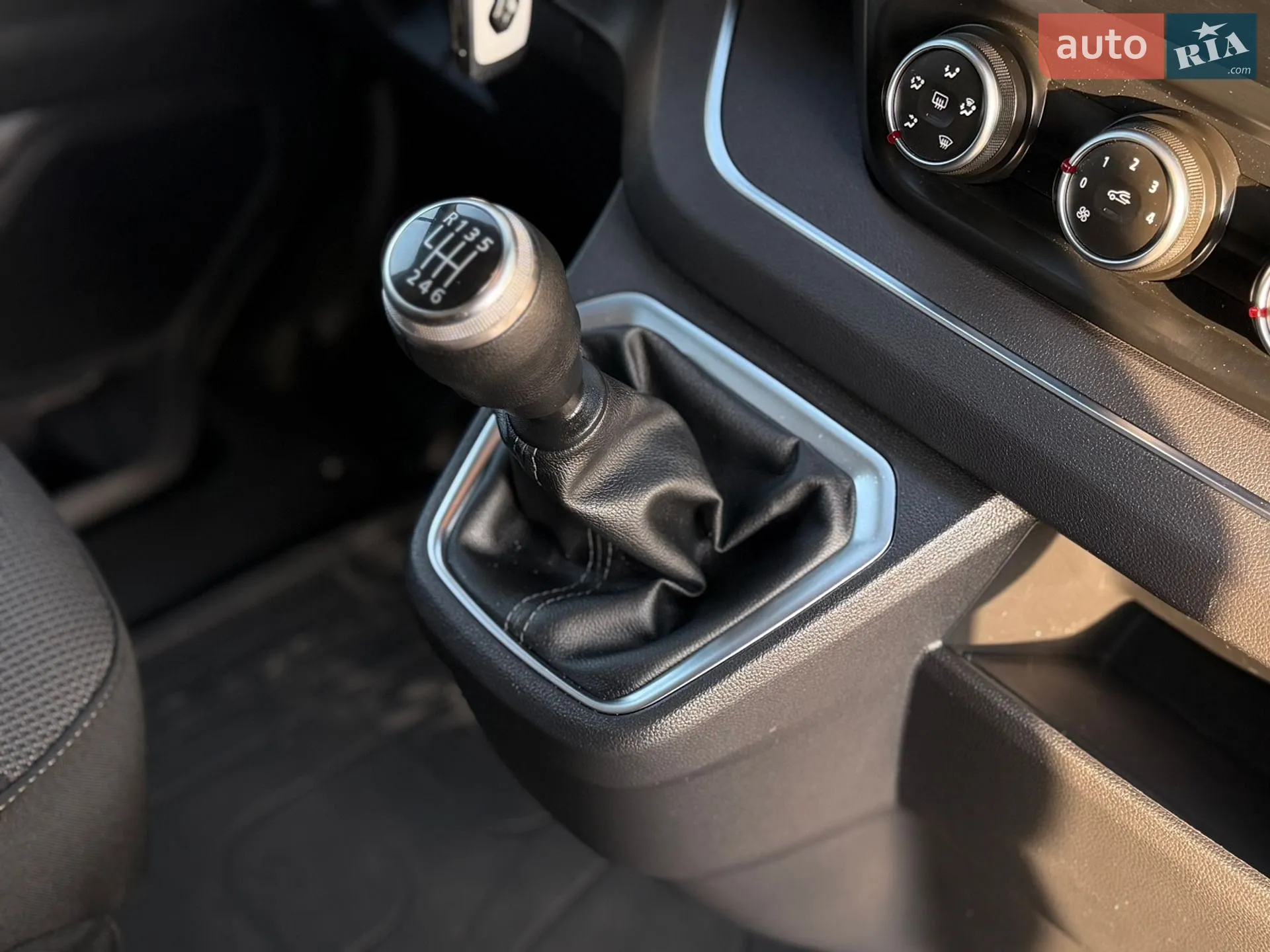 2022 Renault Trafic - мініатюра 72