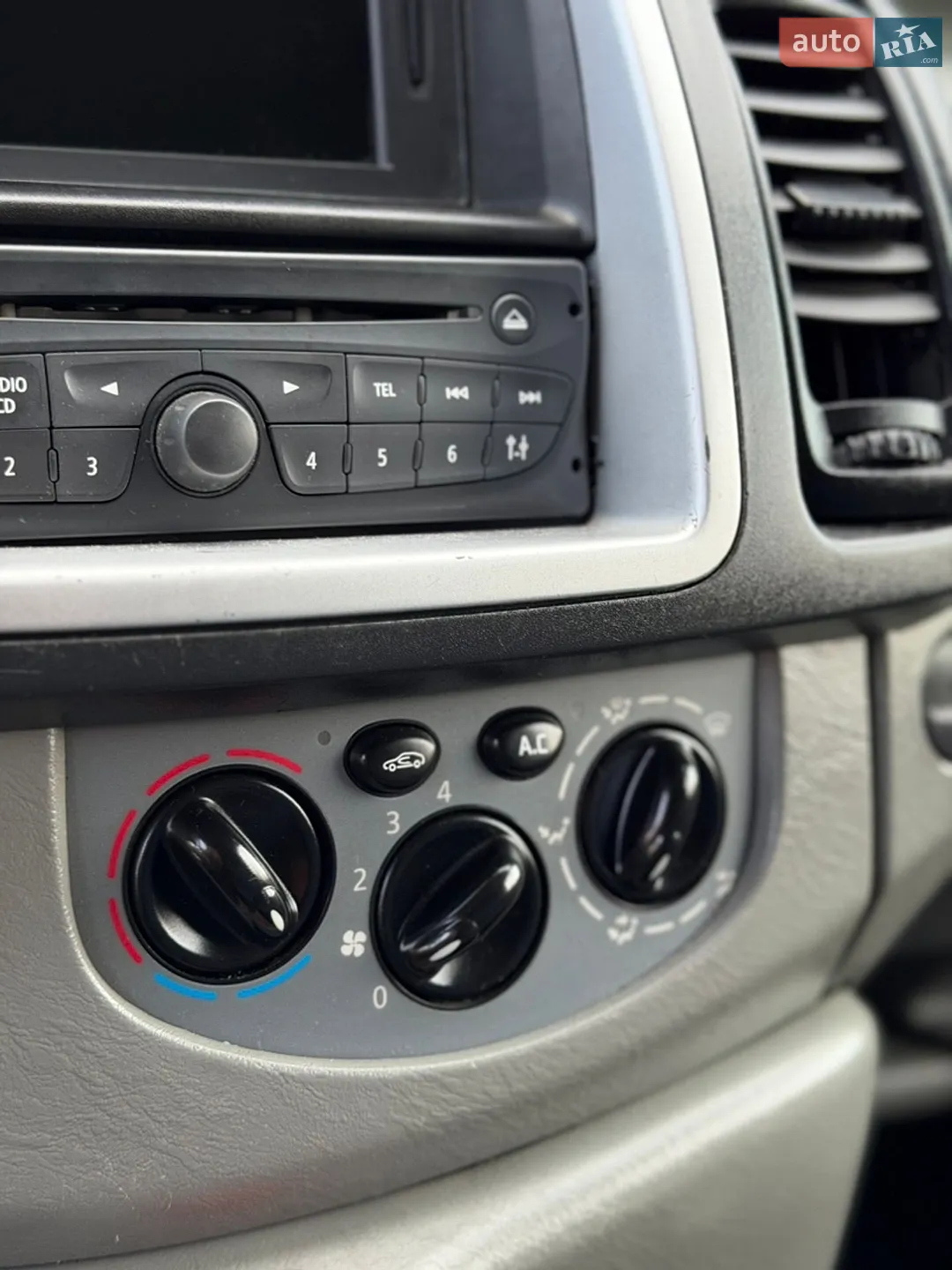 2014 Renault Trafic - мініатюра 25