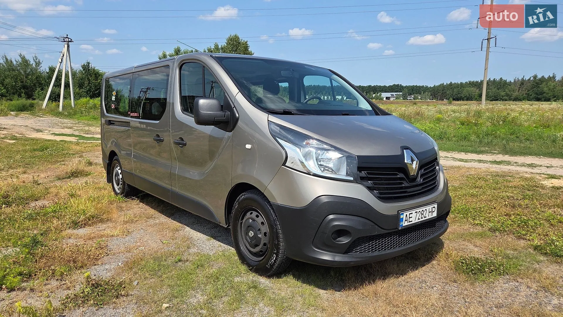 2015 Renault Trafic - мініатюра 2