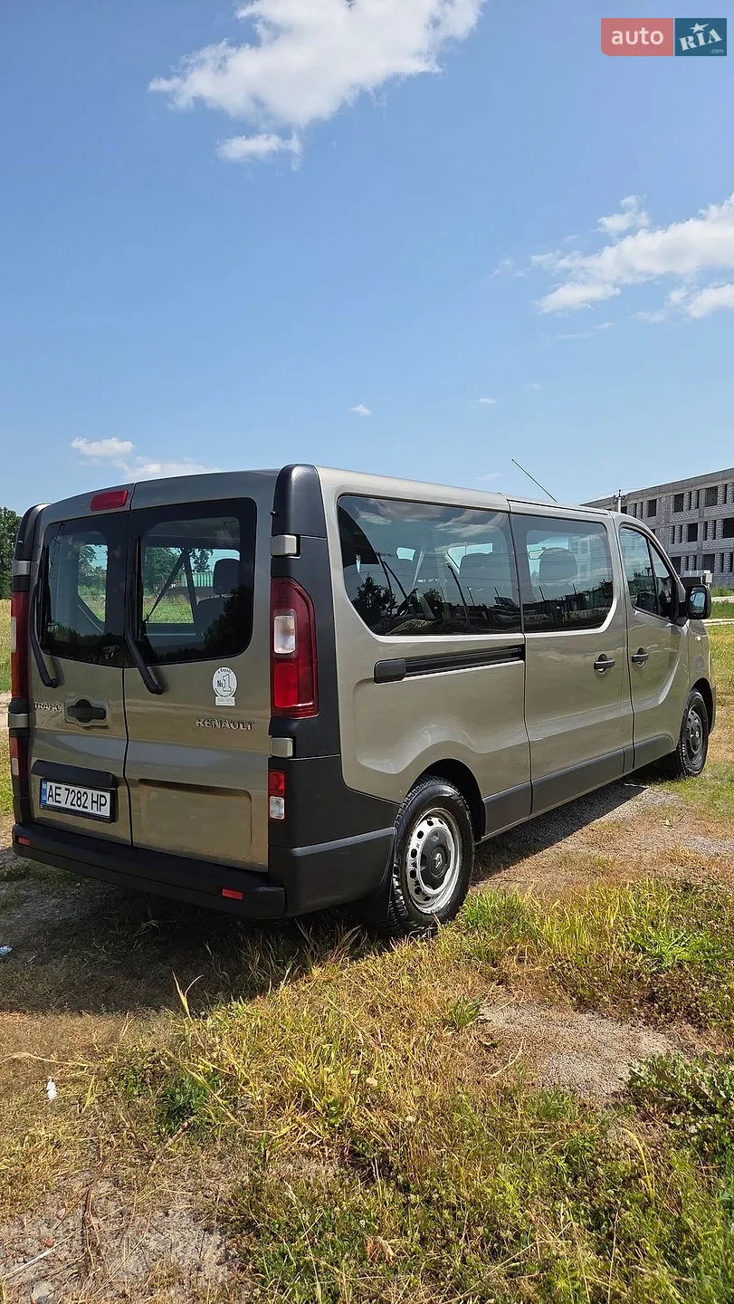 2015 Renault Trafic - мініатюра 4