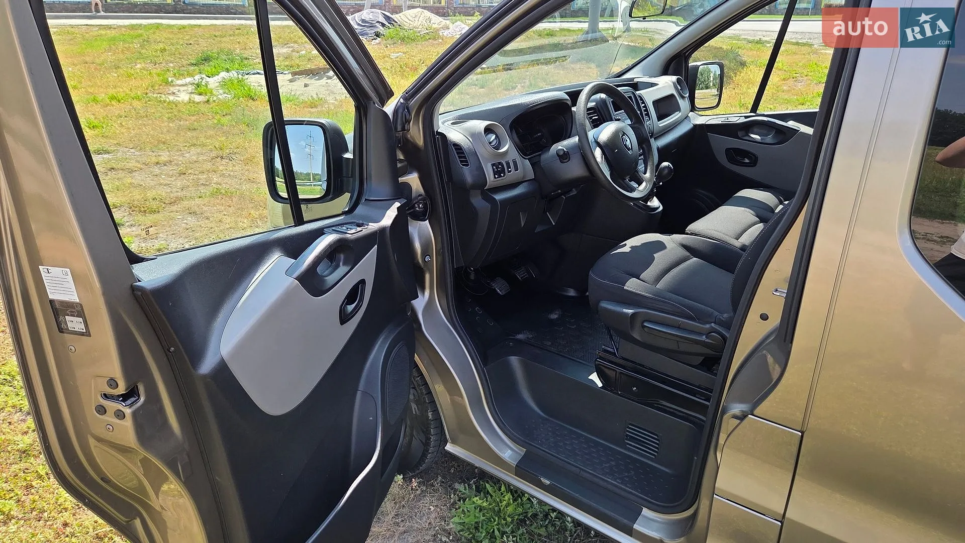 2015 Renault Trafic - мініатюра 9