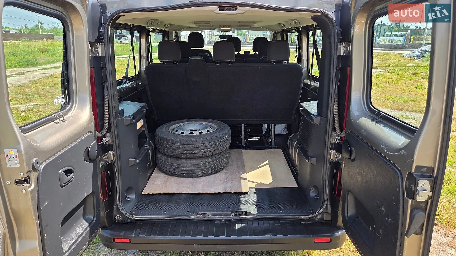 2015 Renault Trafic - мініатюра 14