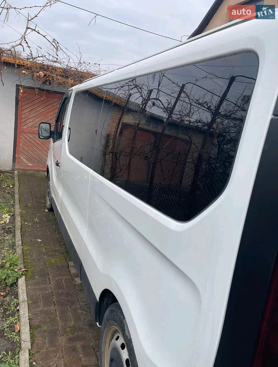 2015 Renault Trafic - мініатюра 2