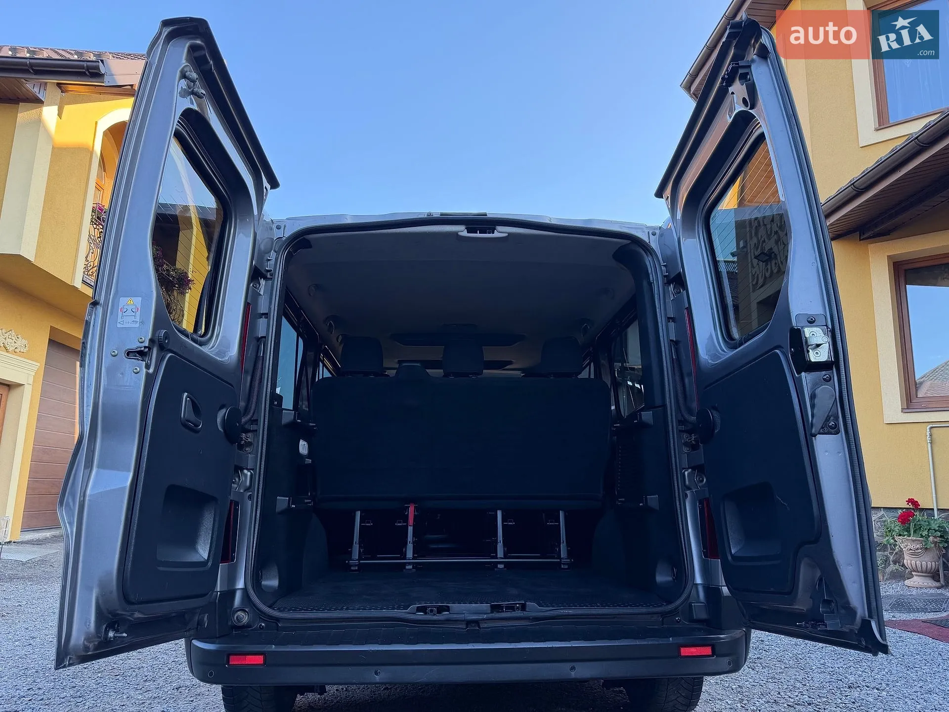 2017 Renault Trafic - мініатюра 108