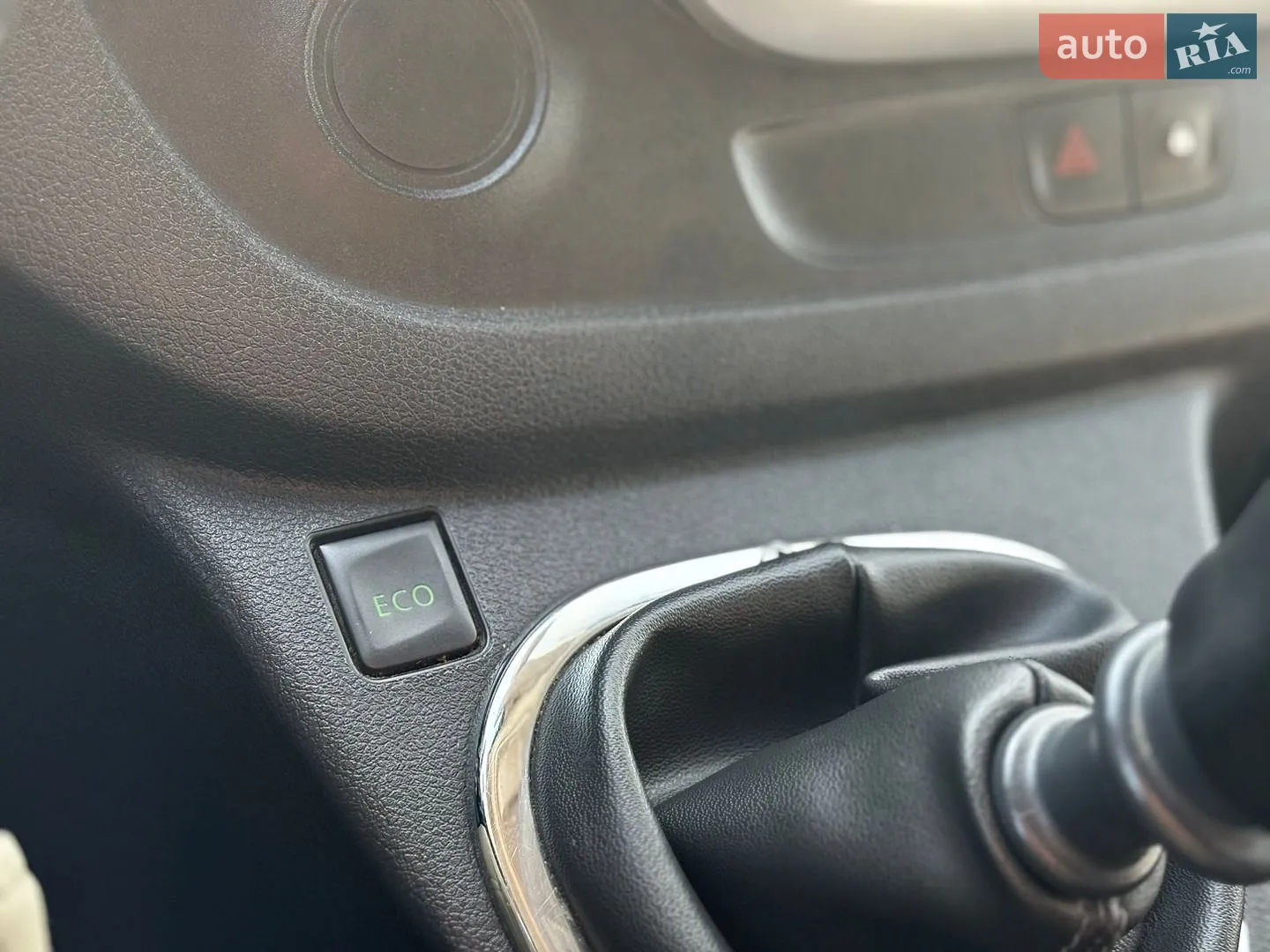 2015 Renault Trafic - мініатюра 22