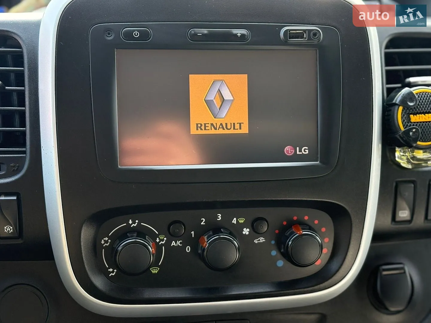2015 Renault Trafic - мініатюра 23
