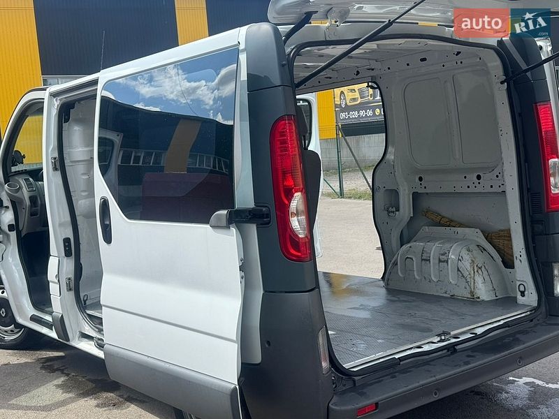 Грузовой фургон Renault Trafic 2012 в Нежине
