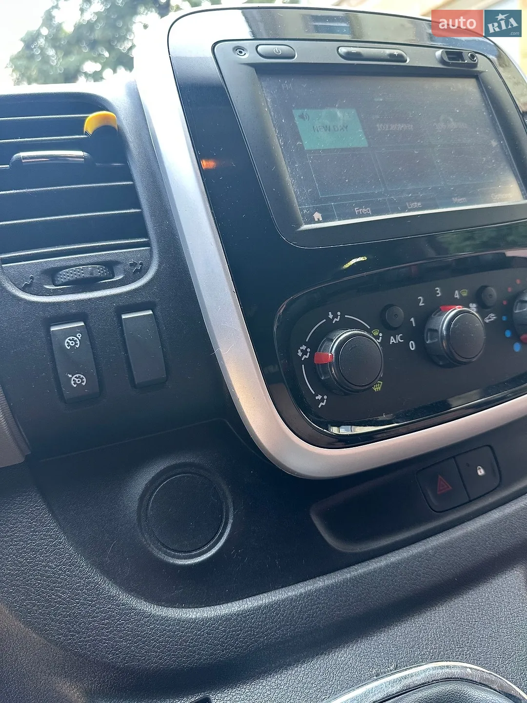 2018 Renault Trafic - мініатюра 25