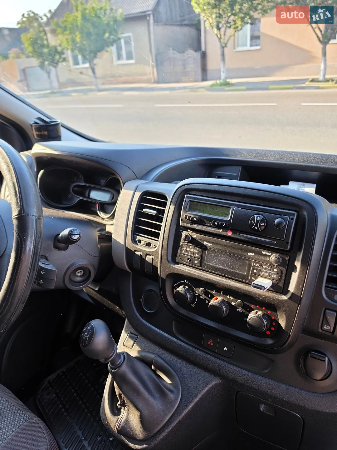 2015 Renault Trafic - мініатюра 15