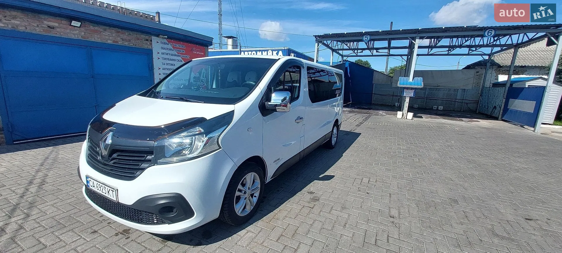 2015 Renault Trafic - мініатюра 3