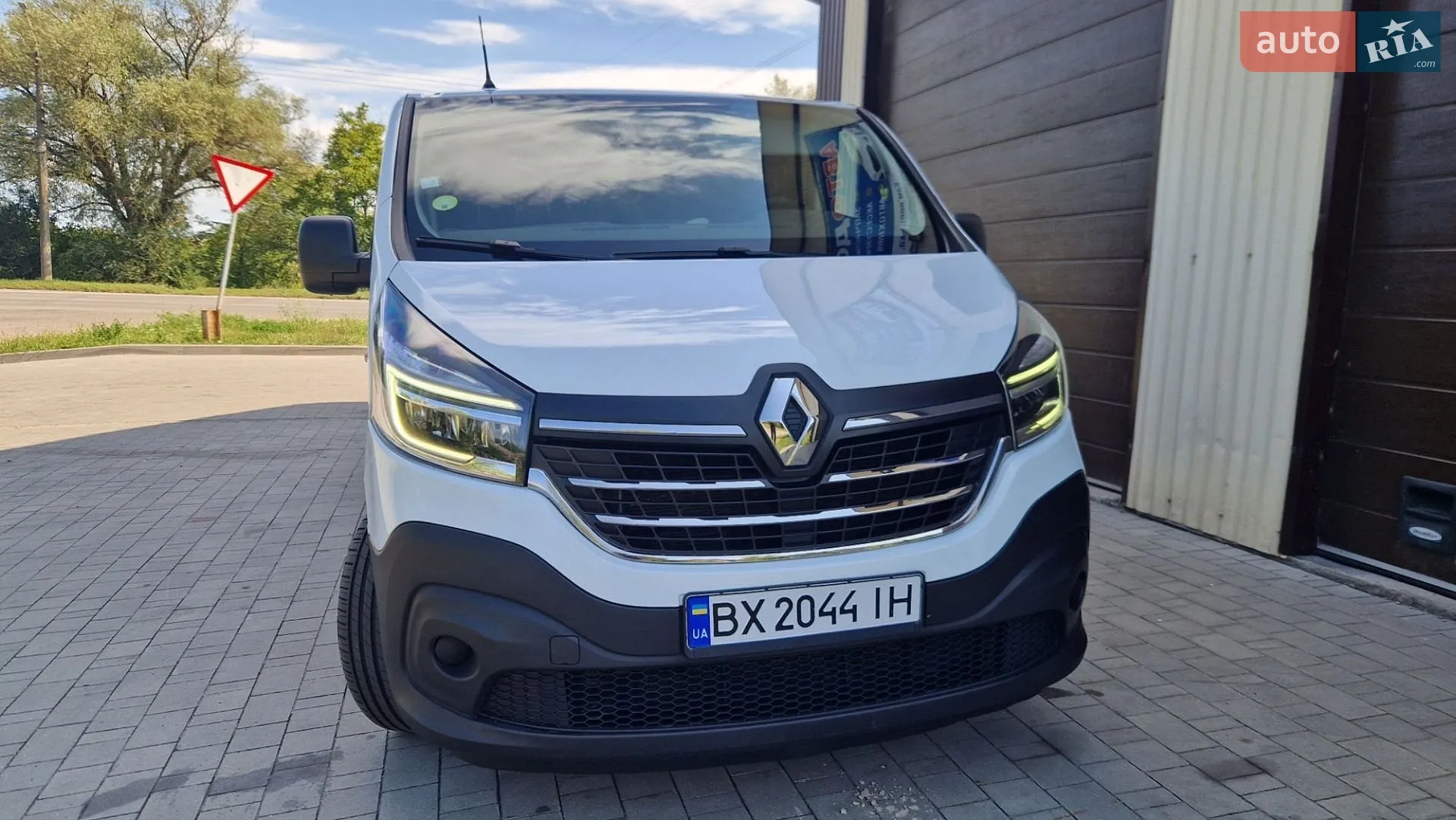 2020 Renault Trafic - мініатюра 3