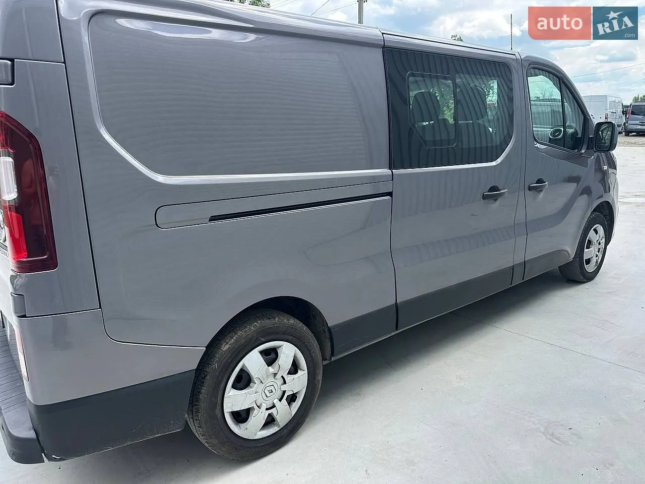 2019 Renault Trafic - мініатюра 2
