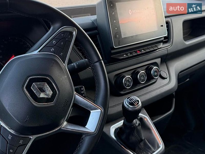 Грузовой фургон Renault Trafic 2022 в Львове