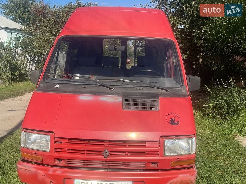 Грузовой фургон Renault Trafic 1997 в Изюме