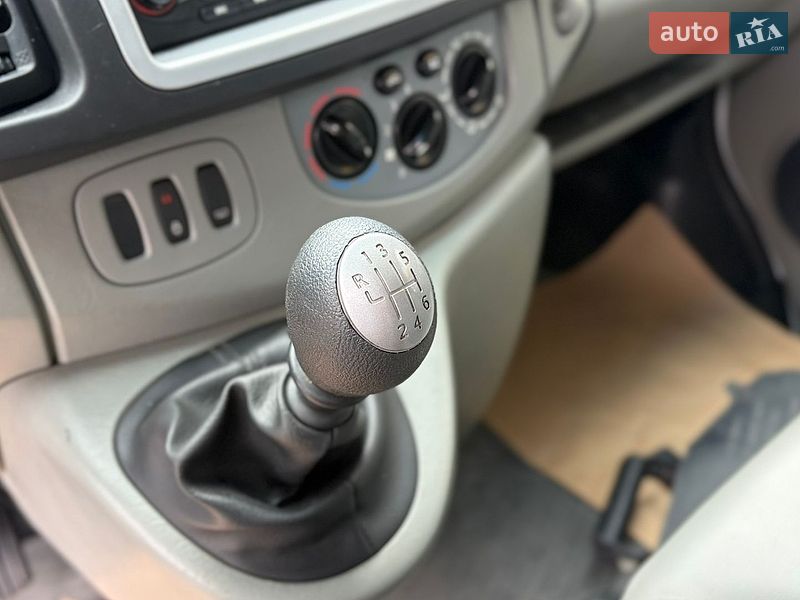 Минивэн Renault Trafic 2012 в Луцке