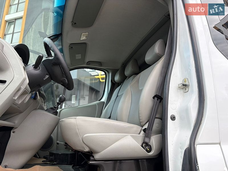 Минивэн Renault Trafic 2012 в Луцке