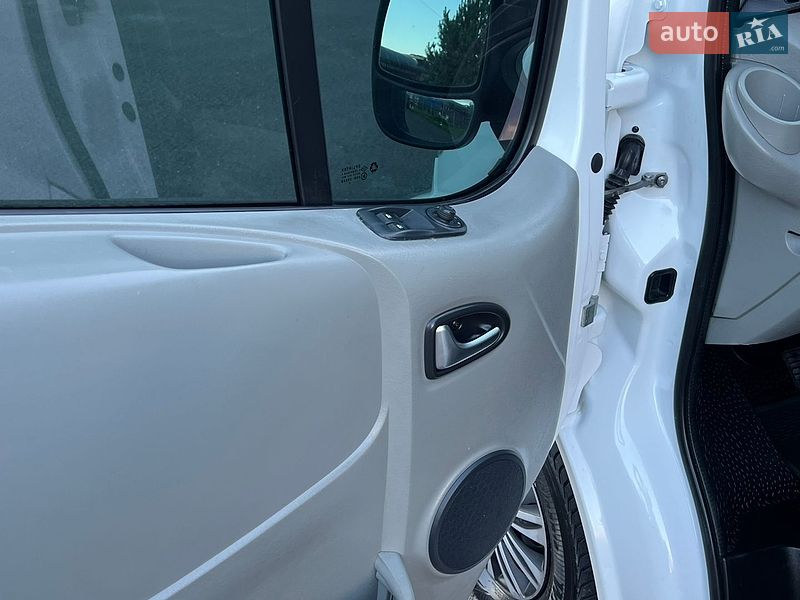 Минивэн Renault Trafic 2012 в Ковеле