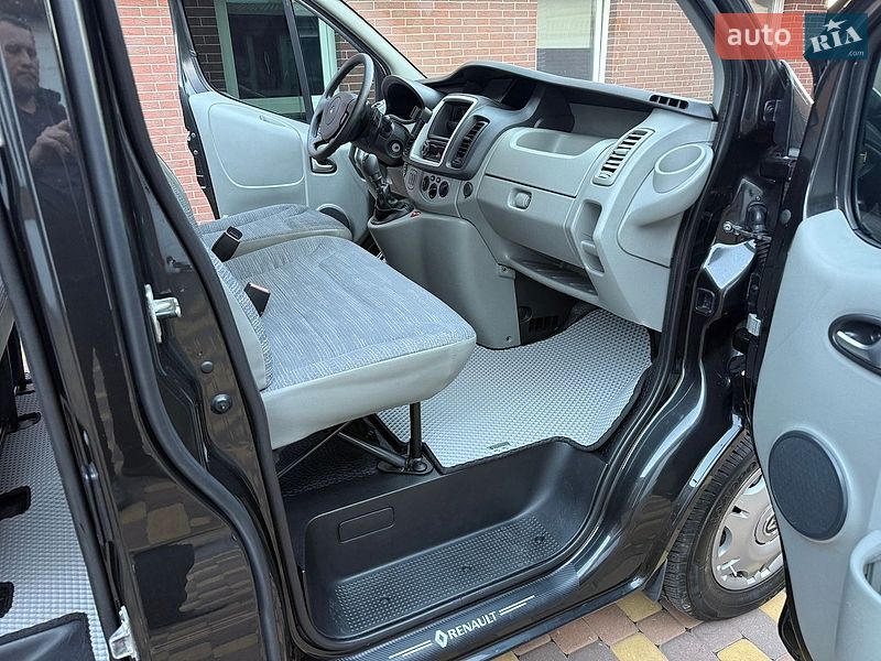 Минивэн Renault Trafic 2011 в Киеве фото 19 Минивэн Renault Trafic 2011 в Киеве