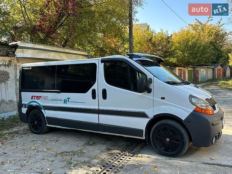 Минивэн Renault Trafic 2004 в Каменец-Подольском