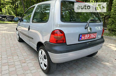 Хэтчбек Renault Twingo 2005 в 