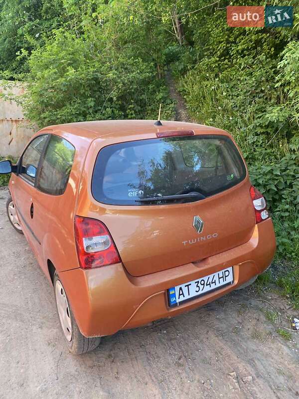 Хэтчбек Renault Twingo 2010 в Ивано-Франковске фото 3 Хэтчбек Renault Twingo 2010 в Ивано-Франковске