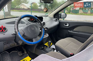 Хетчбек Renault Twingo 2011 в 