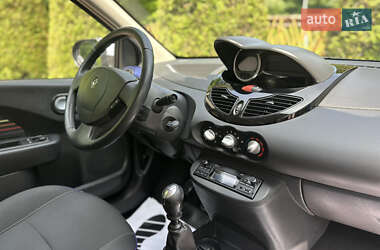 Хэтчбек Renault Twingo 2013 в 