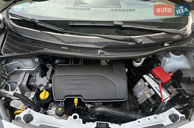 Хэтчбек Renault Twingo 2013 в 