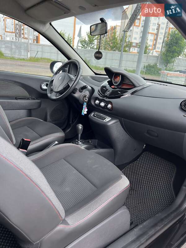 Хэтчбек Renault Twingo 2012 в Крюковщине