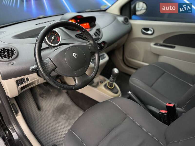 Хэтчбек Renault Twingo 2009 в Запорожье