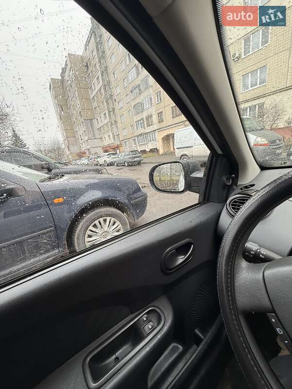 Хэтчбек Renault Twingo 2012 в Львове