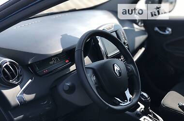 Хэтчбек Renault Zoe 2018 в 