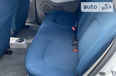 Хетчбек Renault Zoe 2014 в 
